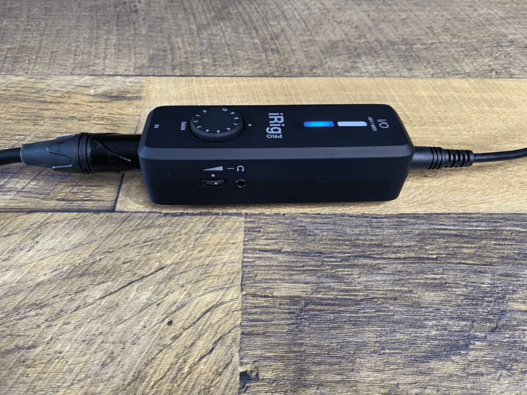 The side panel of the iRig Pro. This shows the headphone jack and headphone volume. You can use this to monitor your microphone signal in real time.