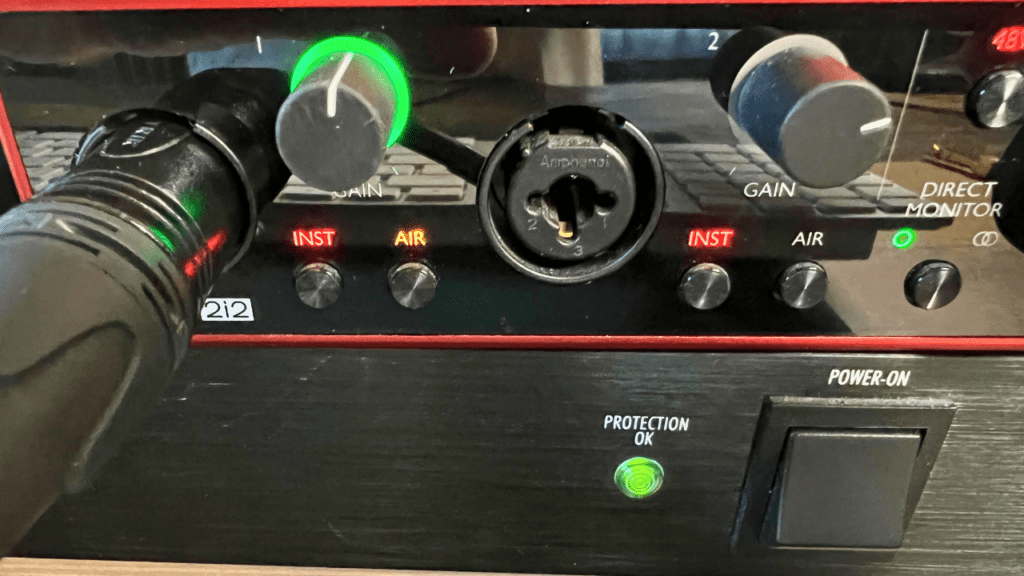 to show the color changing halos on the focusrite scarlett audio interfaces