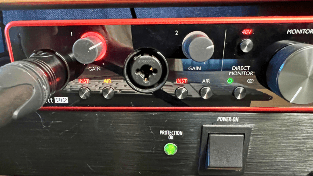 to show clipping on the focusrite scarlett