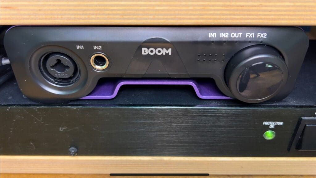 It's shows how the Apogee Boom can sit in a rack