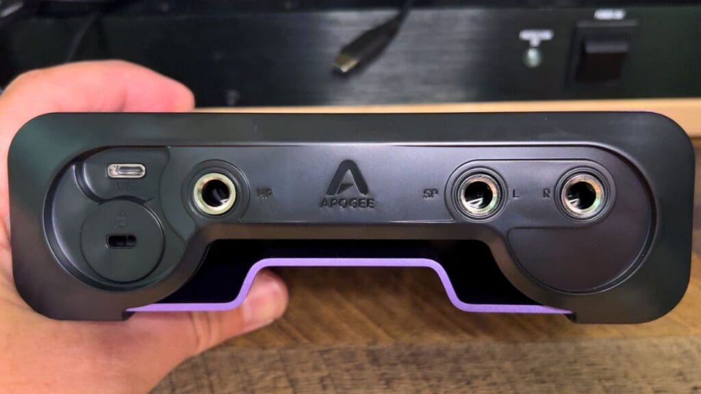 Apogee Boom's headphone and stereo outputs